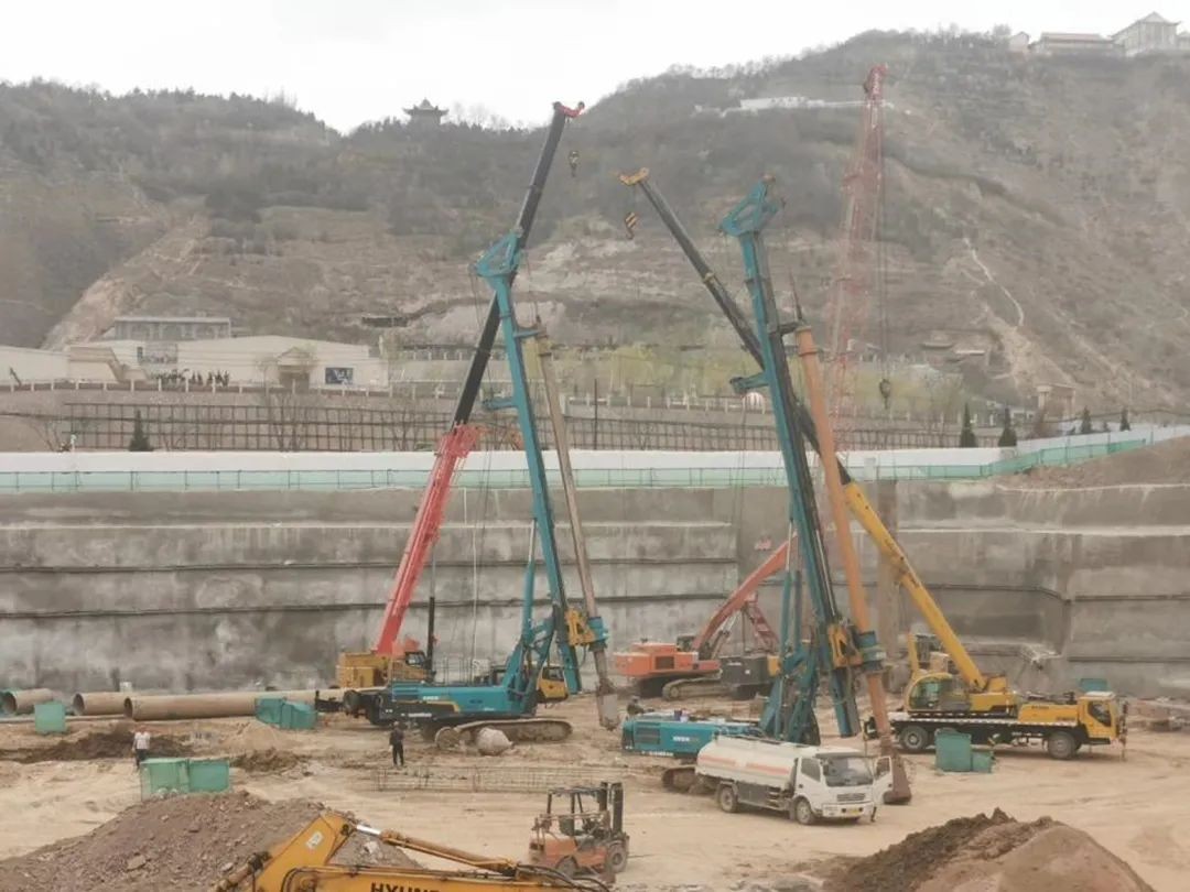 金戈铁马工程路 风雨无阻选山河 (丝瓜视频.comiso在线)