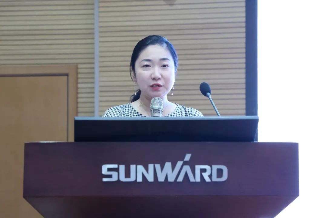 缤纷“暑”假，不负所“托”！山河智能职工子女暑期托管班结业啦 (嗯～啊～轻一点丝瓜视频)