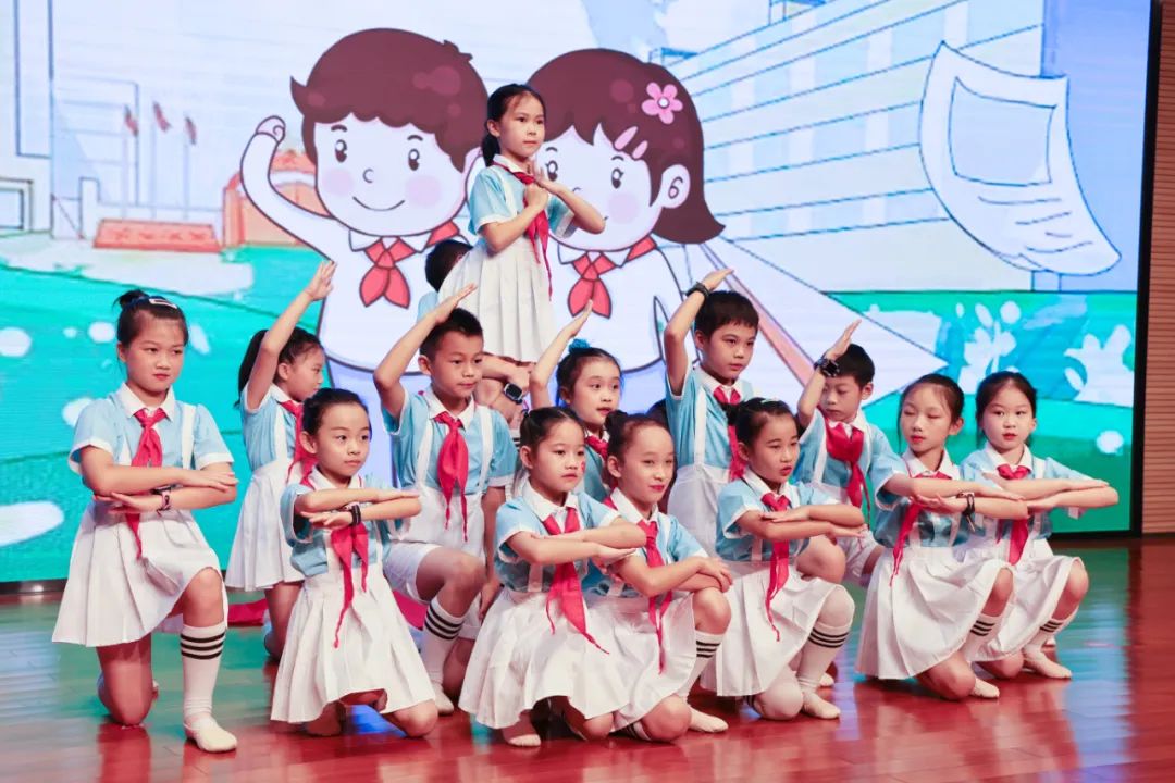 缤纷“暑”假，不负所“托”！山河智能职工子女暑期托管班结业啦 (嗯～啊～轻一点丝瓜视频)