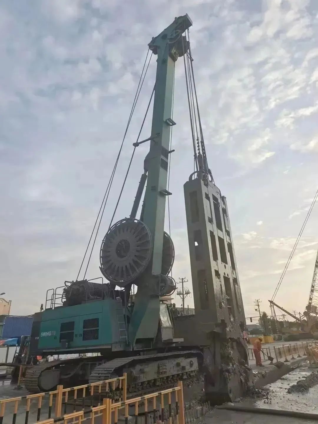 助力国内国际重大工程！山河智能液压抓斗实力“出圈”