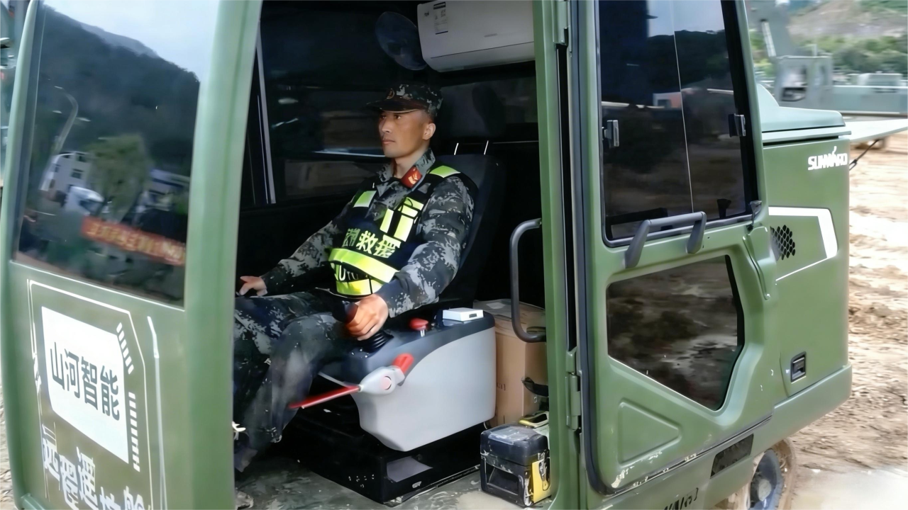 智能遥控挖掘机获评湖南省制造业单项冠军，彰显山河智能创新实力