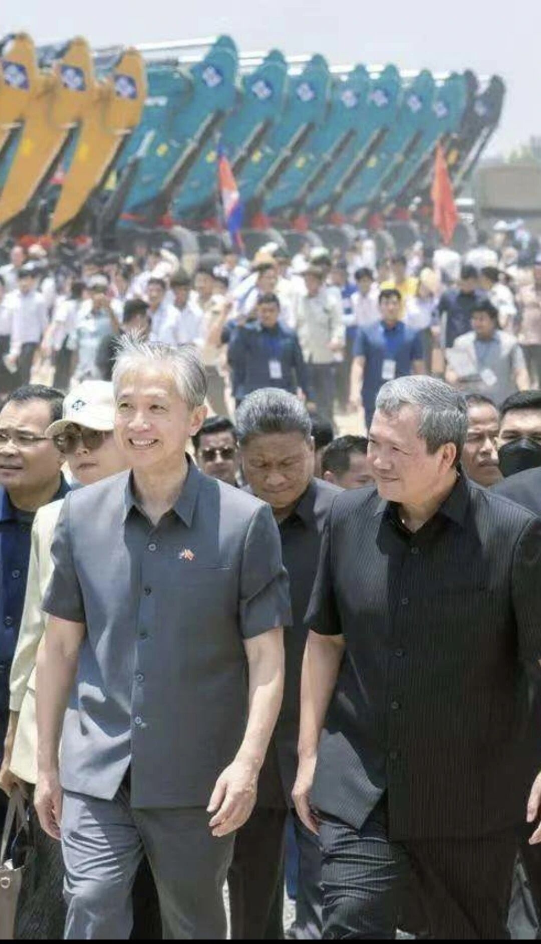 共建“一带一路”：山河智能挖掘机助力柬埔寨水利大动脉建设